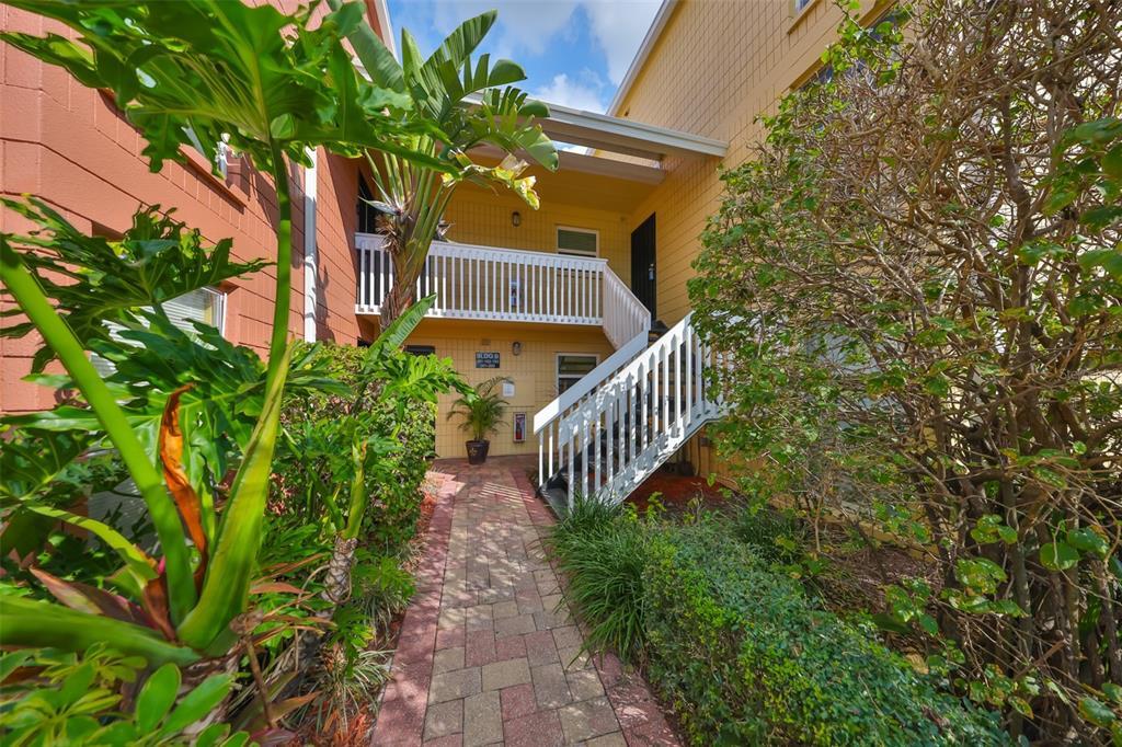 Picture of 2424 W Tampa Bay Boulevard Unit B201, Tampa, FL 33607