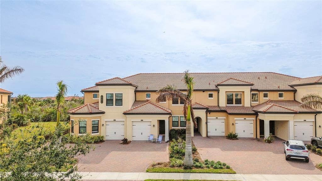 Picture of 10031 Crooked Creek Drive Unit 201, Venice, FL 34293