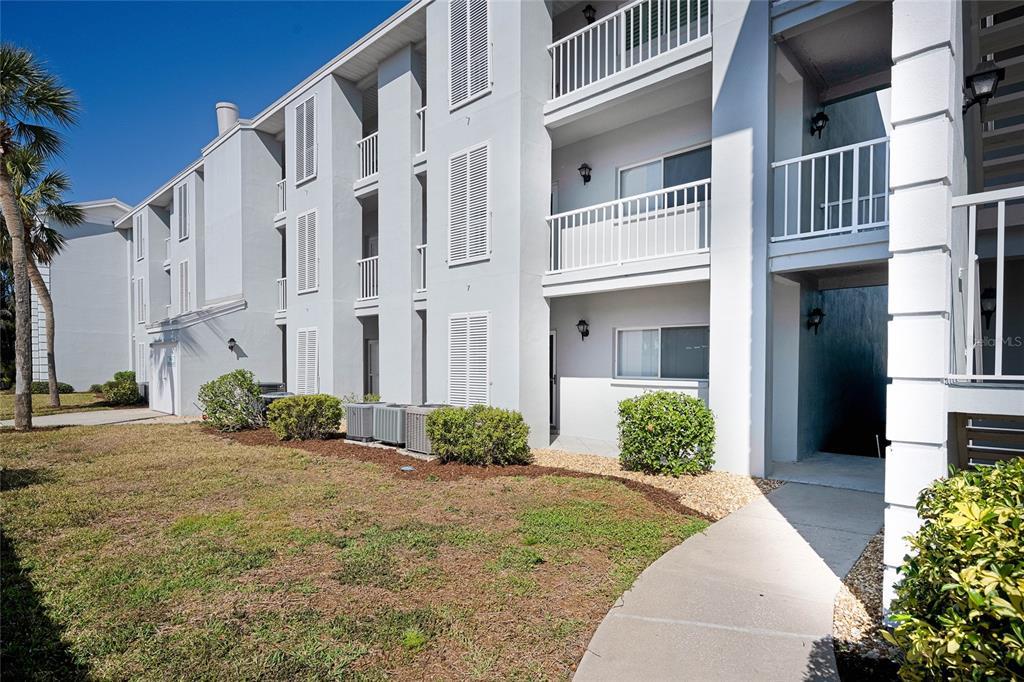 Picture of 408 Cerromar Circle S Unit 132, Venice, FL 34293