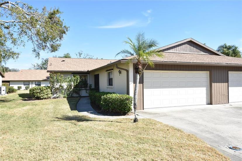 Picture of 376 Oak Hill Drive Unit 36, Sarasota FL 34232