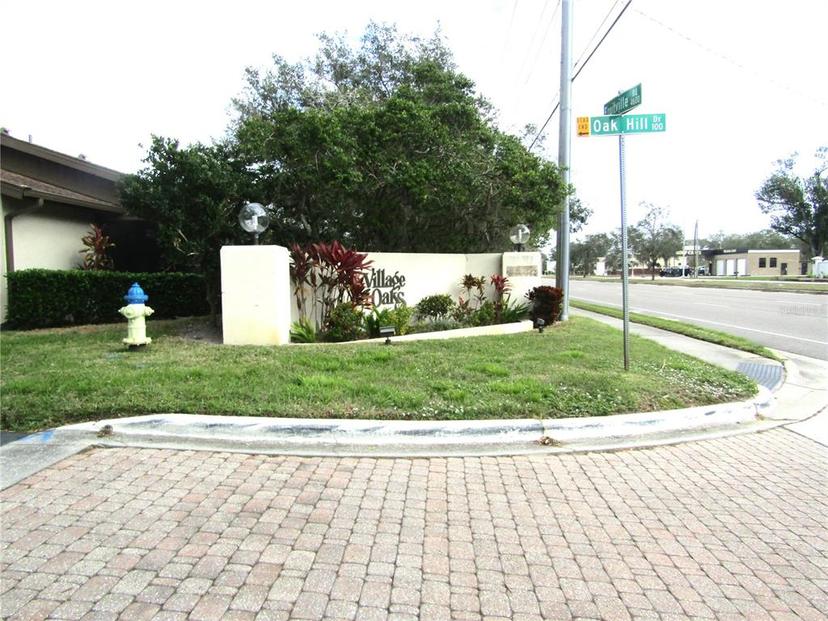 Picture of 376 Oak Hill Drive Unit 36, Sarasota FL 34232