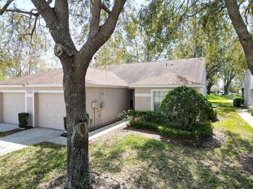 Picture of 35324 Whispering Pines Drive, Zephyrhills FL 33541