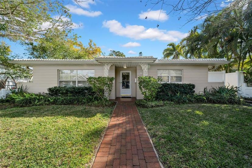Picture of 216 21St Avenue Ne, St Petersburg FL 33704