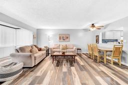 Picture of 6960 20Th Avenue N Unit 307, St Petersburg, FL 33710