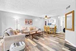 Picture of 6960 20Th Avenue N Unit 307, St Petersburg, FL 33710