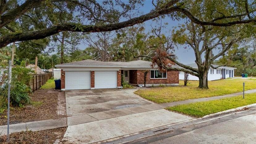 Picture of 4646 W Longfellow Avenue, Tampa FL 33629