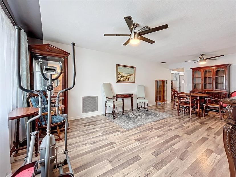 Picture of 8330 Vendome Boulevard N, Pinellas Park FL 33781