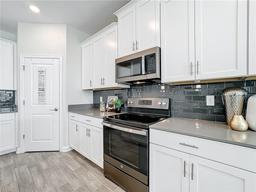 Picture of 8886 Fallen Oak Drive, Davenport, FL 33896