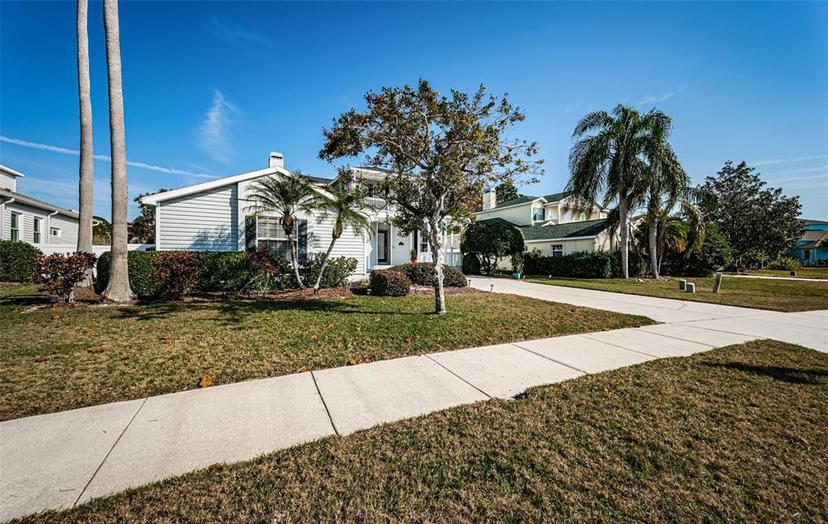 Picture of 2930 Swan Circle, Dunedin FL 34698
