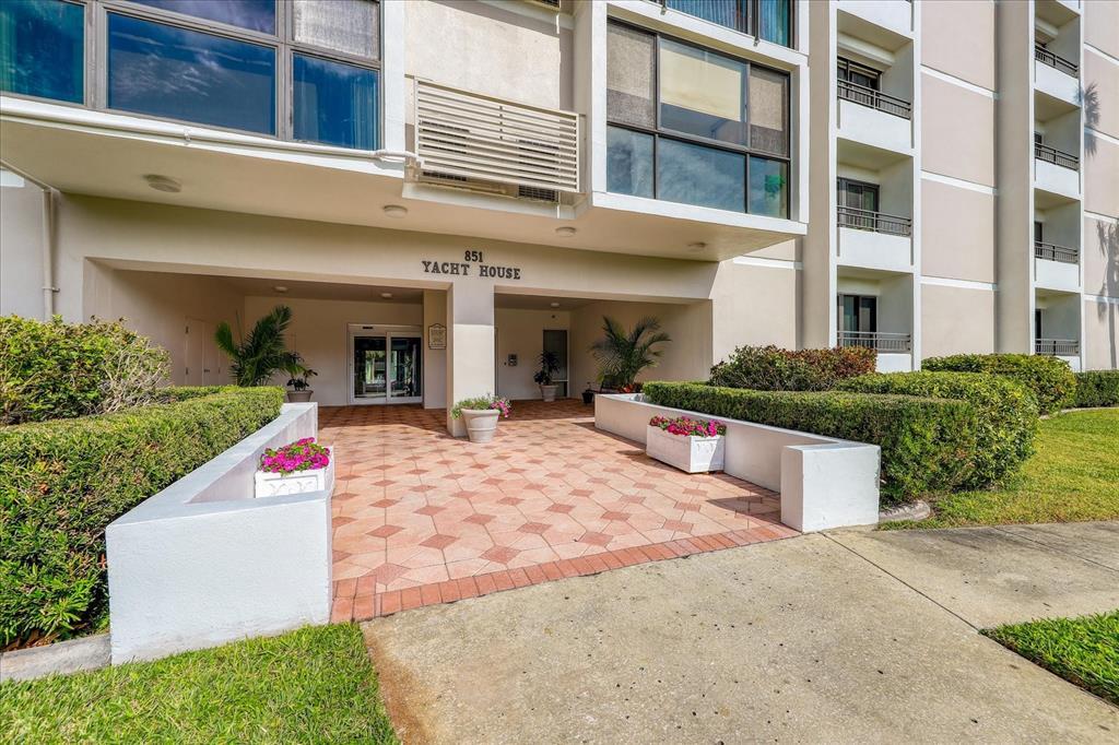 Picture of 851 Bayway Boulevard Unit 201, Clearwater, FL 33767