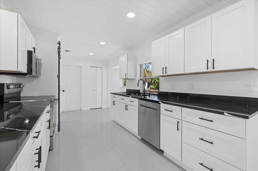Picture of 18292 Robinson Avenue, Port Charlotte FL 33948