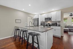 Picture of 330 Caruso Place, Sarasota, FL 34237