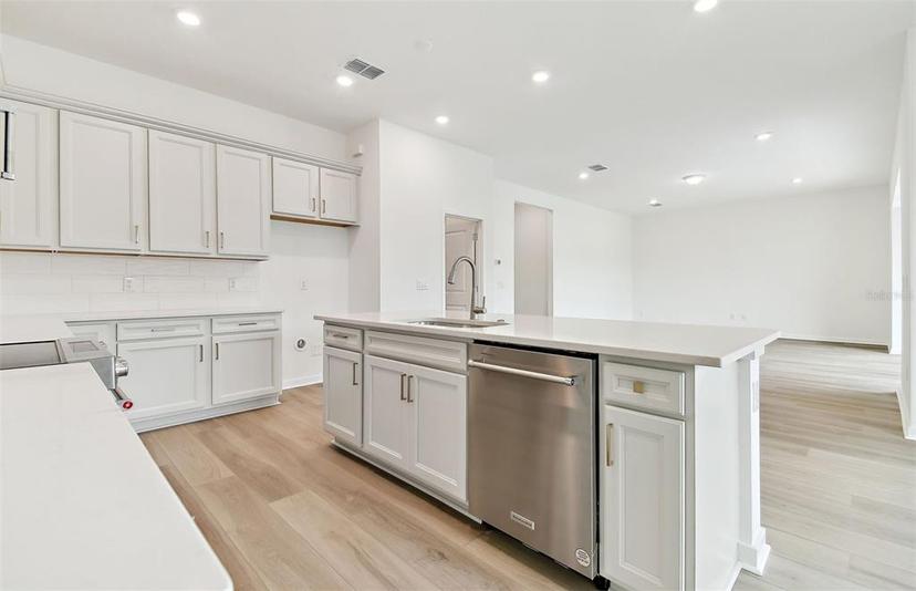 Picture of 12664 Glenn Creek Drive, Riverview FL 33569