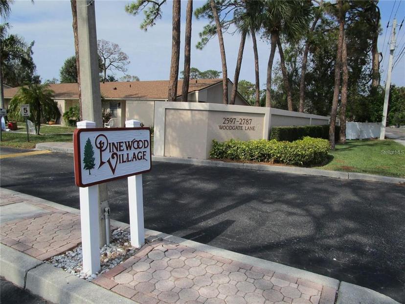 Picture of 2657 Woodgate Lane Unit E4, Sarasota FL 34231