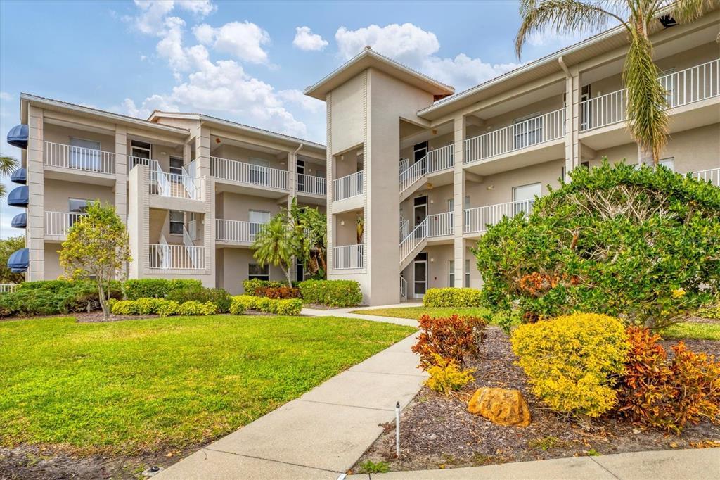 Picture of 9620 Club South Circle Unit 5102, Sarasota, FL 34238