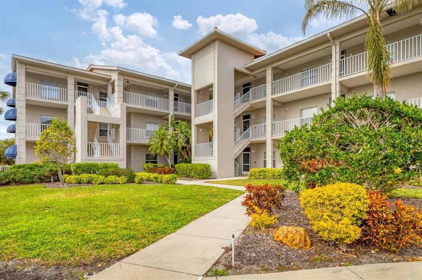 Picture of 9620 Club South Circle Unit 5102, Sarasota FL 34238