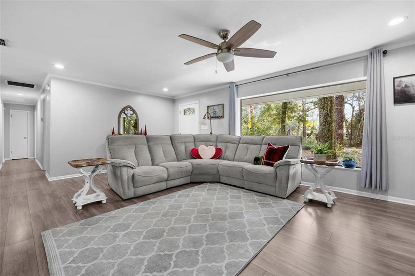 Picture of 915 SW 4Th Avenue, Trenton FL 32693