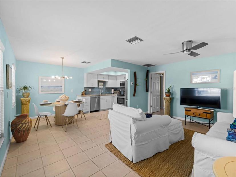 Picture of 1423 Avenida Del Circo Unit 1C, Venice FL 34285