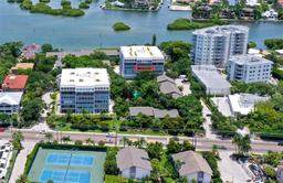 Picture of 1255 E Peppertree Drive Unit 402, Sarasota, FL 34242