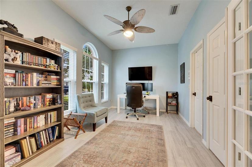 Picture of 2512 Centennial Falcon Drive, Valrico FL 33596