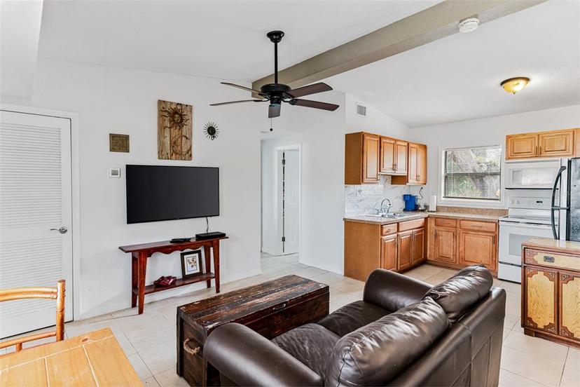 Picture of 911 16Th Avenue Nw, Largo FL 33770