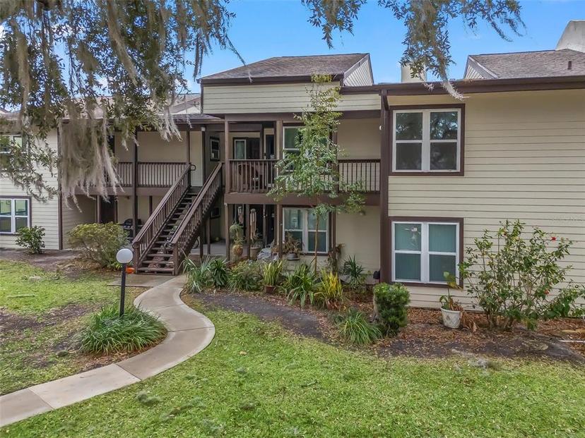 Picture of 21202 Sandalwood Drive Unit 21-202, Wildwood FL 34785
