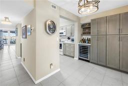 Picture of 6093 Bahia Del Mar Circle Unit 375, St Petersburg, FL 33715