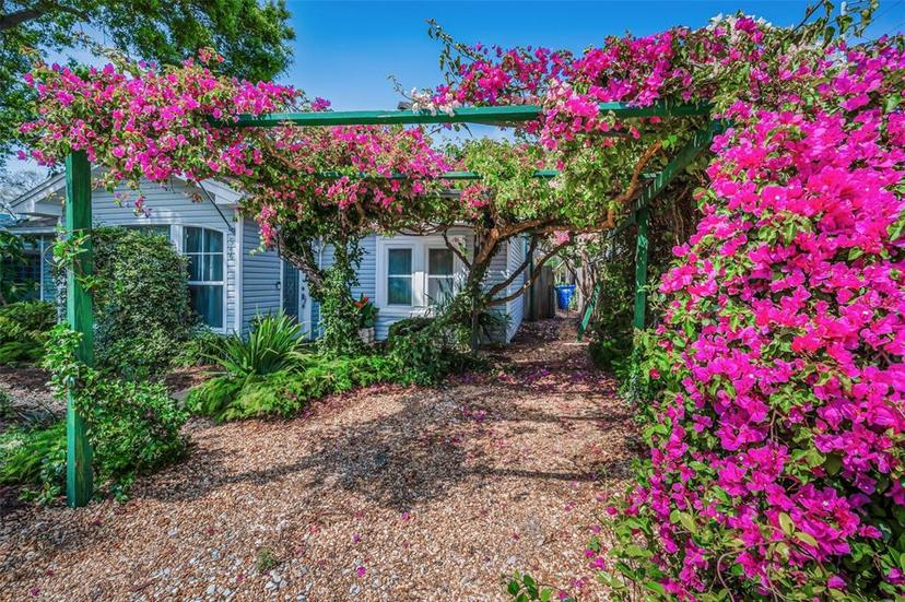 Picture of 546 Orangewood Drive, Dunedin FL 34698