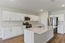Picture of 2204 Canyon Oak Drive, Davenport, FL 33837
