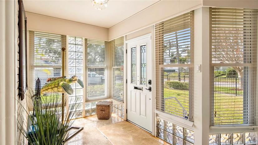 Picture of 105 17Th Avenue Ne, St Petersburg FL 33704
