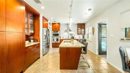 Picture of 105 17Th Avenue Ne, St Petersburg, FL 33704
