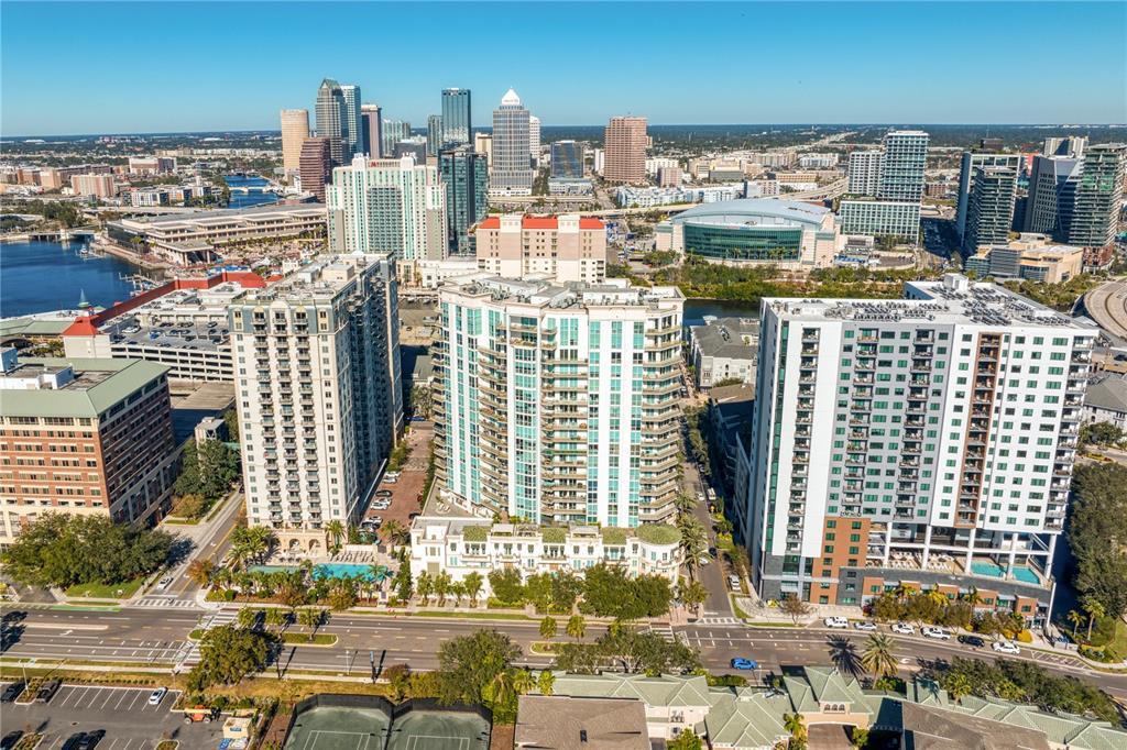 Picture of 450 Knights Run Avenue Unit 705, Tampa, FL 33602