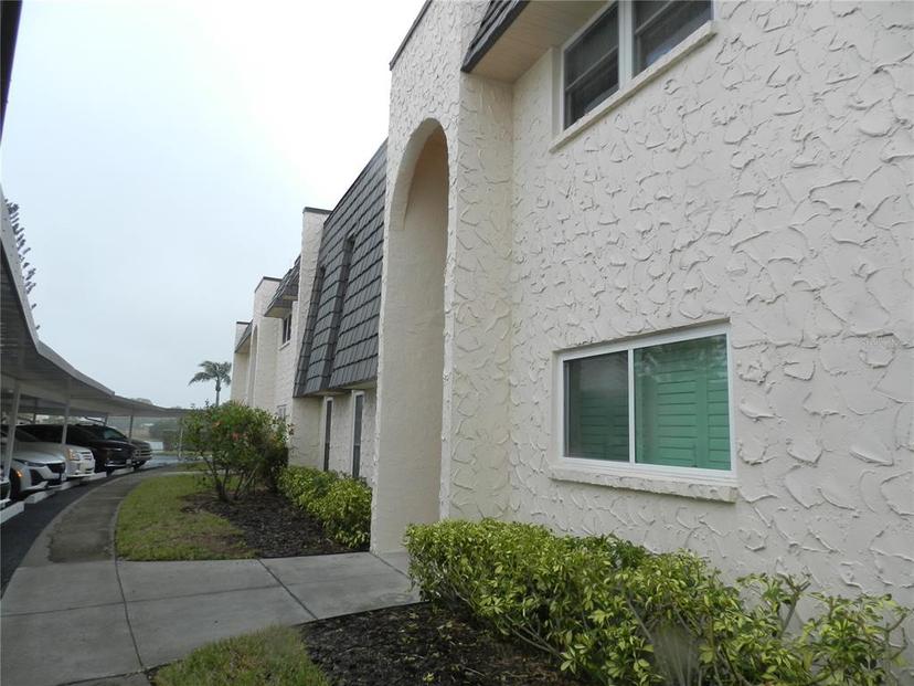 Picture of 214 Elmwood Circle Unit 214, Seminole FL 33777