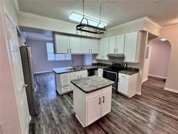 Picture of 911 N Orange Avenue Unit 127, Orlando, FL 32801