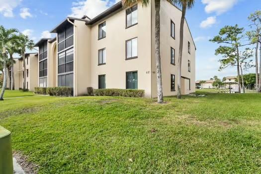 Picture of 629 Sea Pine Way Unit D1, Greenacres FL 33415