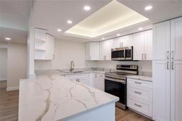 Picture of 100 Oakmont Lane Unit 309, Belleair, FL 33756