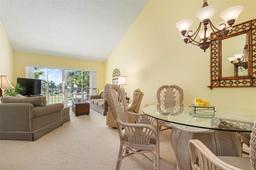 Picture of 458 Cerromar Road Unit 483, Venice, FL 34293