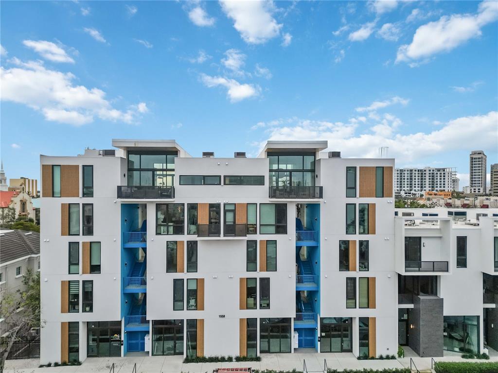 Picture of 1558 4Th Street Unit 402, Sarasota, FL 34236