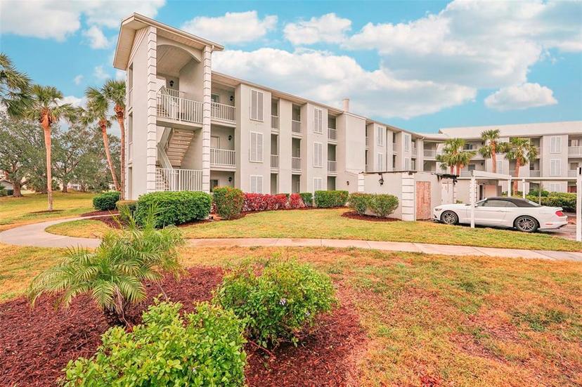 Picture of 404 Cerromar Circle N Unit 108, Venice FL 34293