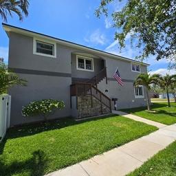 Picture of 1600 Pennsylvania Avenue Ne, St Petersburg, FL 33703