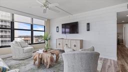 Picture of 629 Alhambra Road Unit 604, Venice, FL 34285