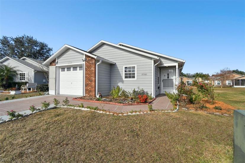 Picture of 37401 Wedgewood Drive, Zephyrhills FL 33542