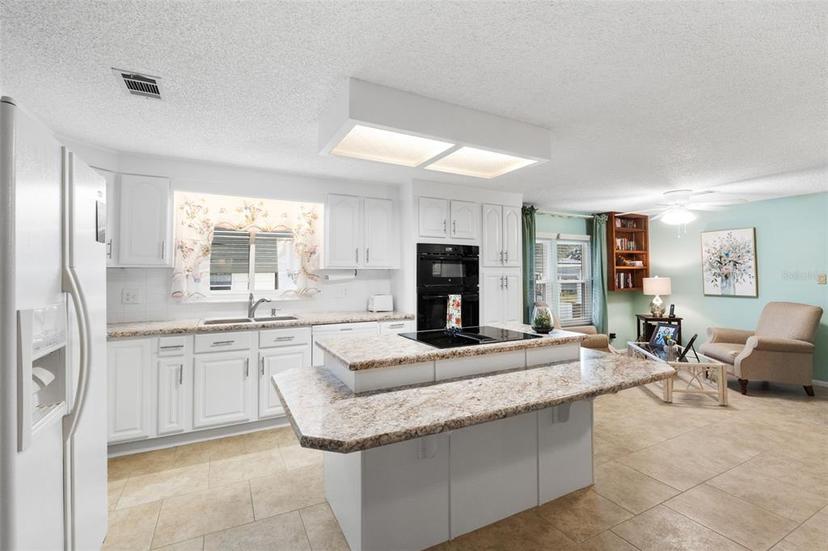 Picture of 3221 Pebble Bend Drive, Lakeland FL 33810