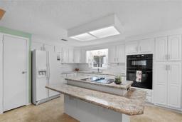 Picture of 3221 Pebble Bend Drive, Lakeland, FL 33810