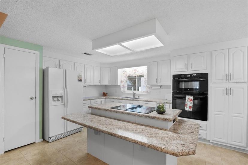 Picture of 3221 Pebble Bend Drive, Lakeland FL 33810