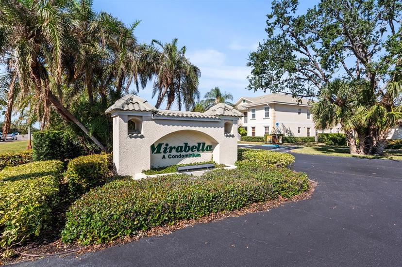 Picture of 200 Mirabella Circle Unit 201, Venice FL 34292