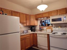 Picture of 5745 40Th Avenue N Unit 152B, Kenneth City, FL 33709