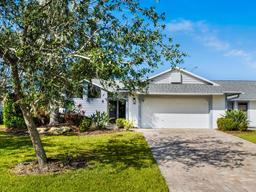 Picture of 1666 Pintail Way Unit 9, Sarasota, FL 34231