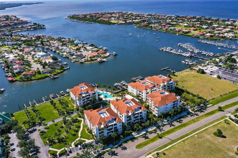 Picture of 1030 Bellasol Way Unit 402, Apollo Beach FL 33572