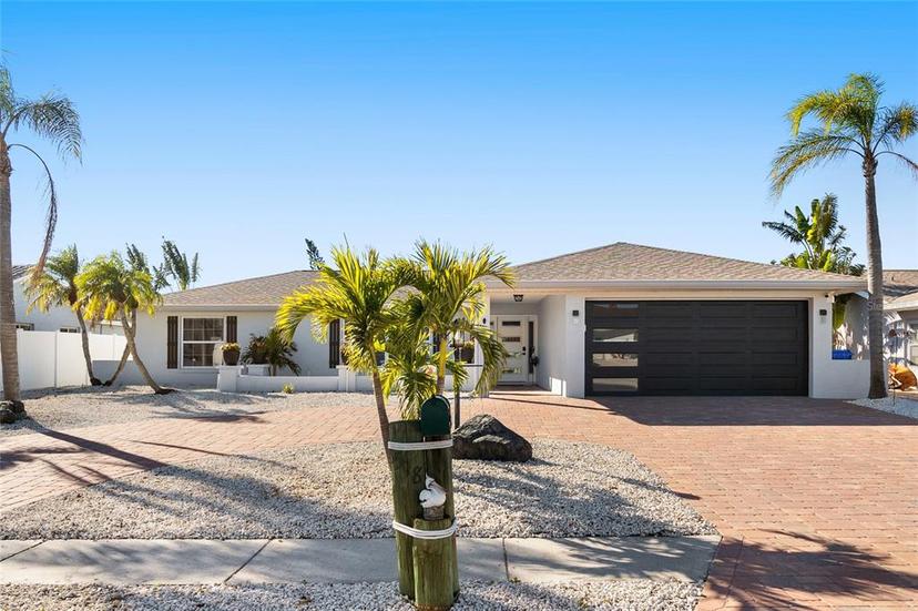 Picture of 6518 Senegal Palm Way, Apollo Beach FL 33572